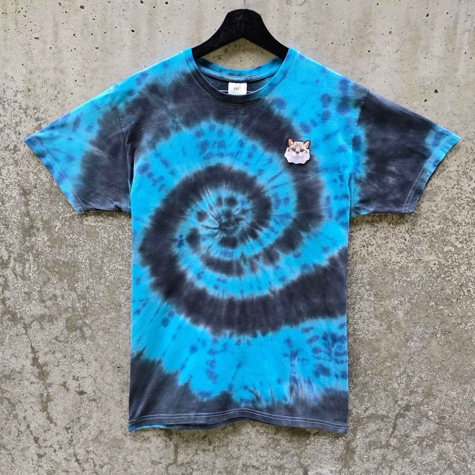 Blauw - zwart spiral tie dye met ragdoll kat tshirt maat M, Nieuw, Ophalen of Verzenden, Spiral Creaties, Maat 48/50 (M)