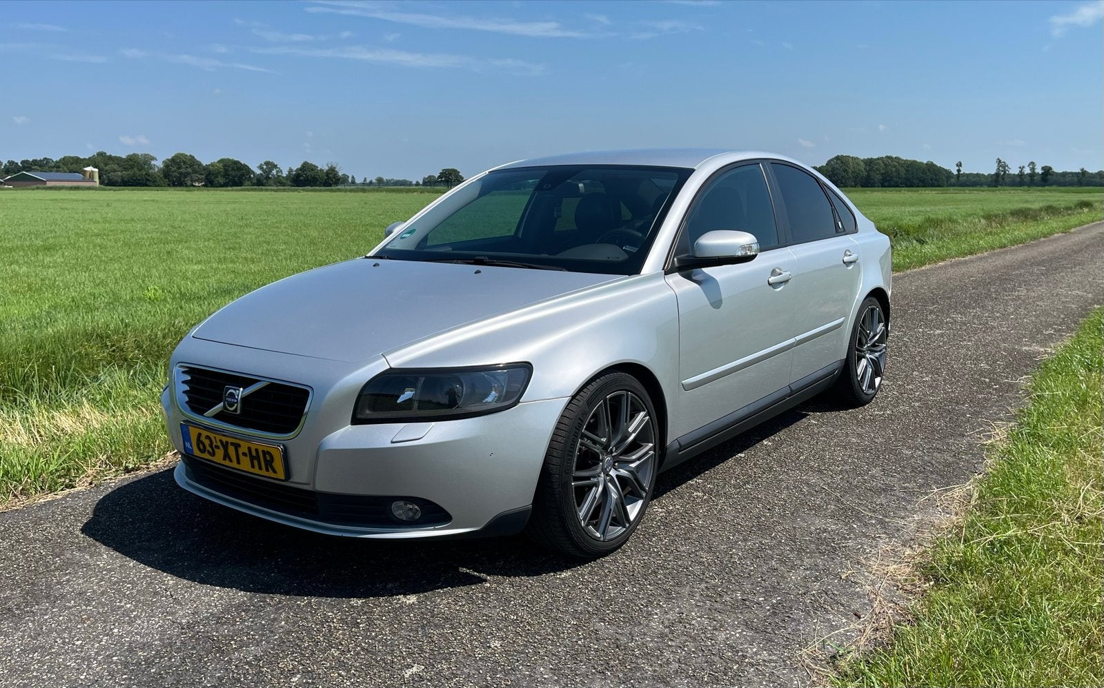 Volvo S40 2.4 I 103KW Geartronic 2007 Grijs, 700 kg, 2435 cc, Sedan, Zilver of Grijs