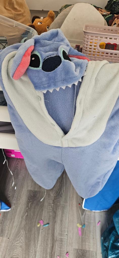 Stitch Onesie Maat 110 -gedragen, Kinderen en Baby's, Kinderkleding | Maat 110, Ophalen, Nacht- of Onderkleding, Gebruikt, Jongen of Meisje