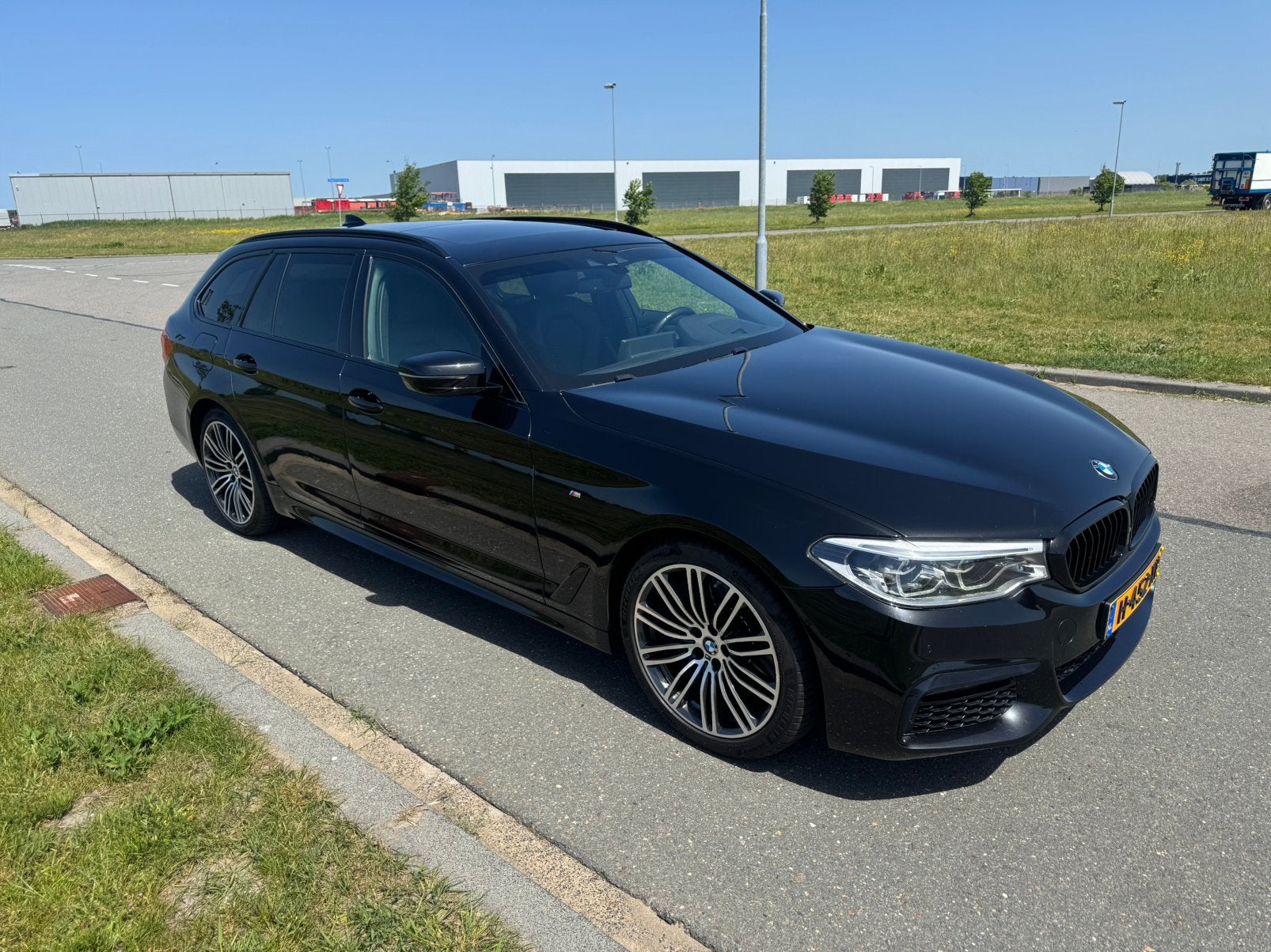 BMW 5-Serie 540i 340pk Xdrive Aut. 2019 Zwart Digitaal dash, Automaat, 2000 kg, Leder, Stationwagon