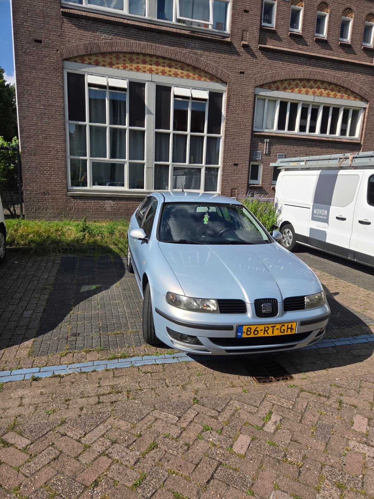 Seat Leon 1.6 16V 77KW 2005 Blauw, Auto's, Voorwielaandrijving, 4 cilinders, 1200 kg, Handgeschakeld