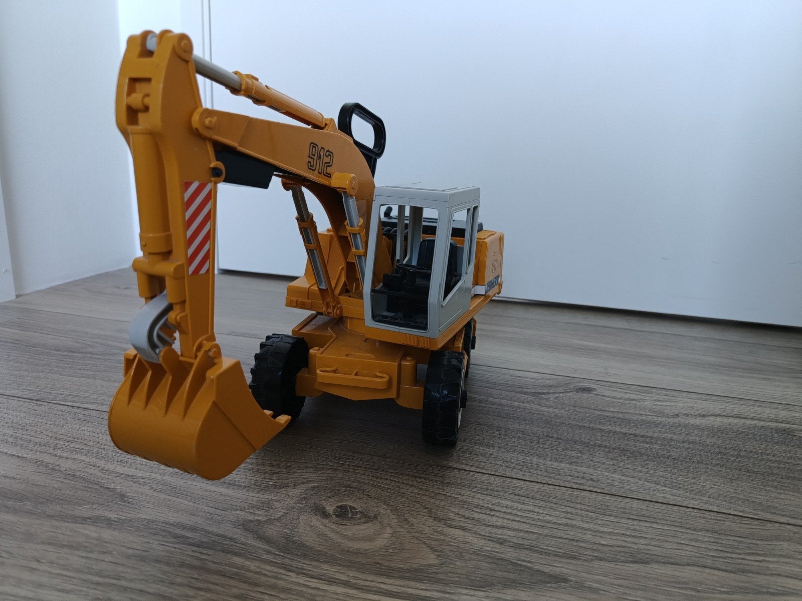 Bruder Liebherr 912 Graafmachine, Kinderen en Baby's, Ophalen of Verzenden, Gebruikt