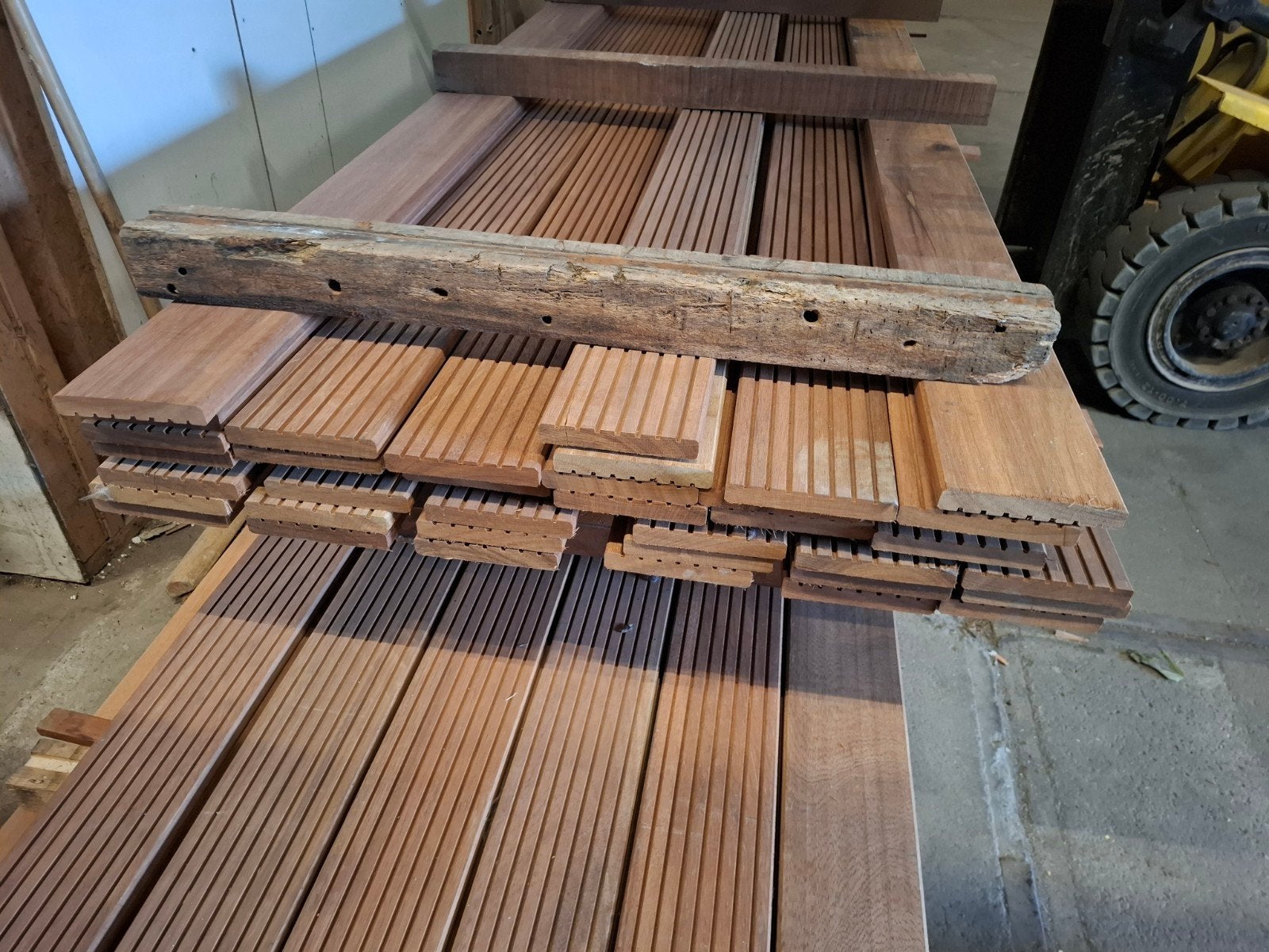 partij hardhout vlonderplanken 47 st 425 cm bezorgen mogelij, Tuin en Terras, Ophalen, Nieuw, A, Hout