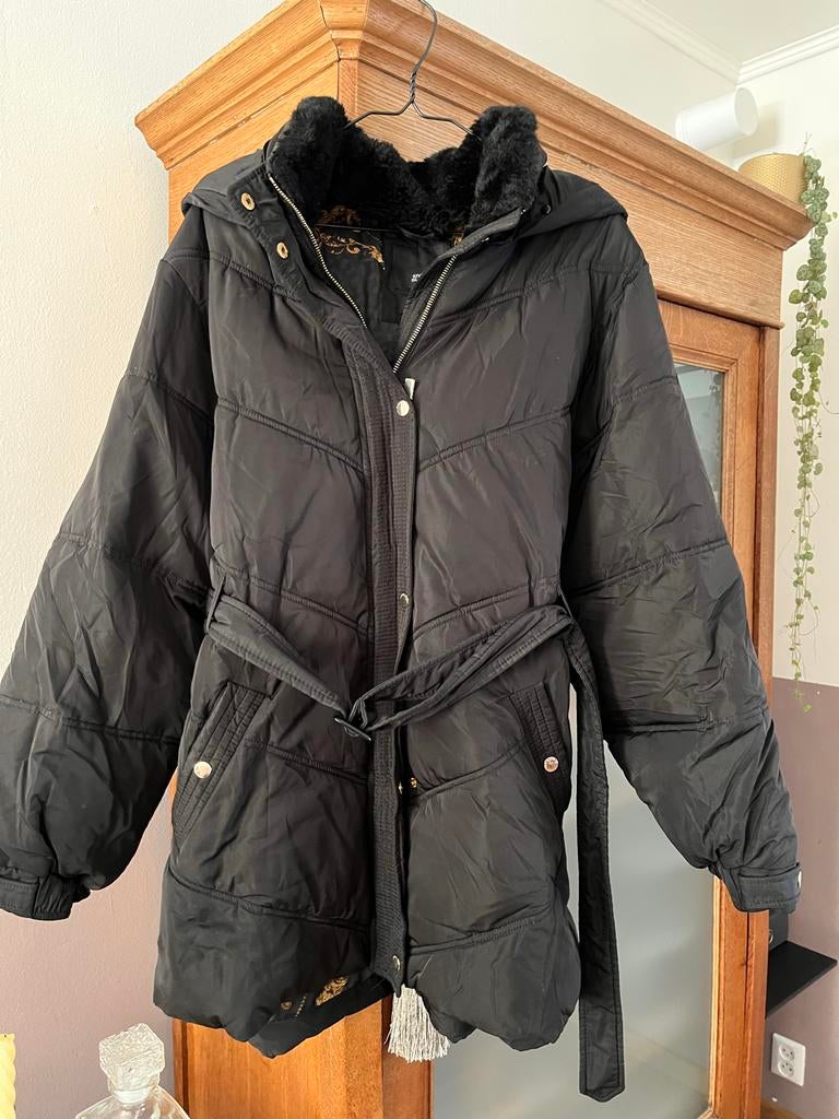 River Island Plus Zwarte Winterjas met Capuchon Maat 20, Ophalen of Verzenden, Gedragen, Maat 46/48 (XL) of groter, Zwart