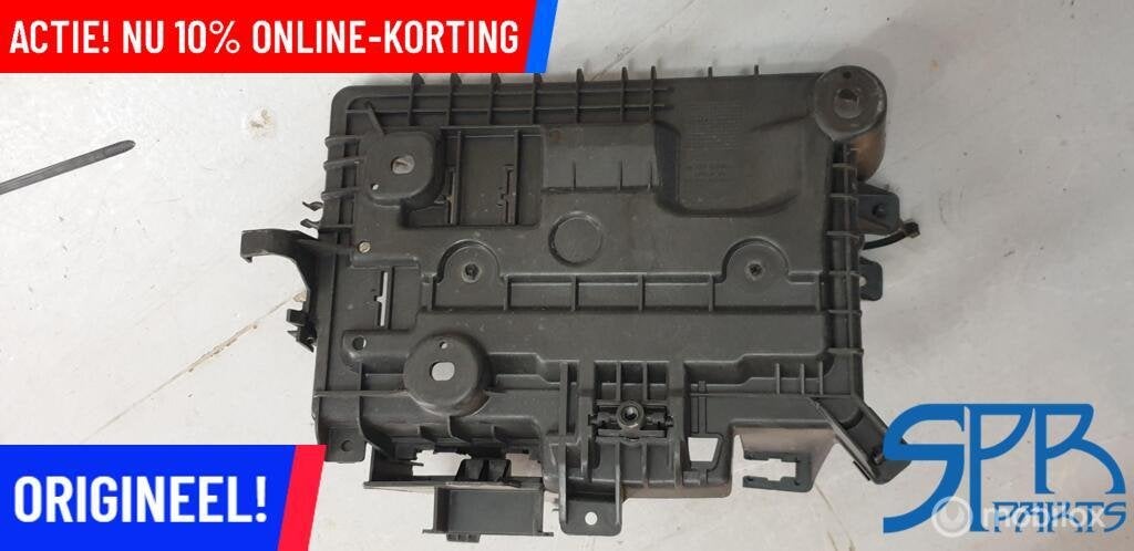 OPEL CORSA D Accubak 13296473 ACCUCONSOLE ACCU CONSOLE BAK, Auto-onderdelen, Gebruikt, Opel, Ophalen of Verzenden, Opel