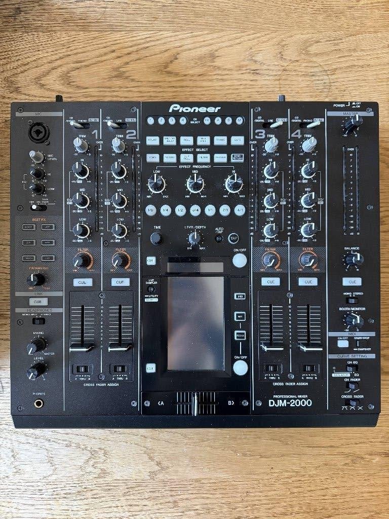 Pioneer DJM 2000 met travelcase, Ophalen, Zo goed als nieuw, Dj-set, Pioneer