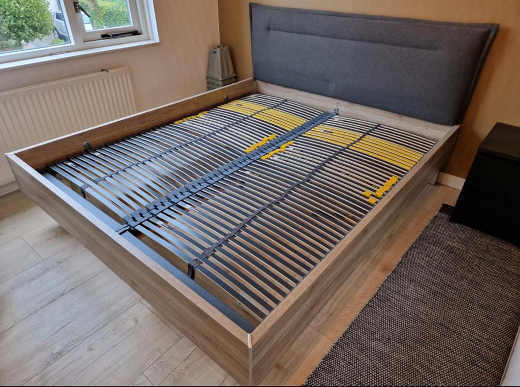 Bedombouw 210x180 zonder lattenbodems, Ophalen, Overige materialen, Gebruikt, Bruin