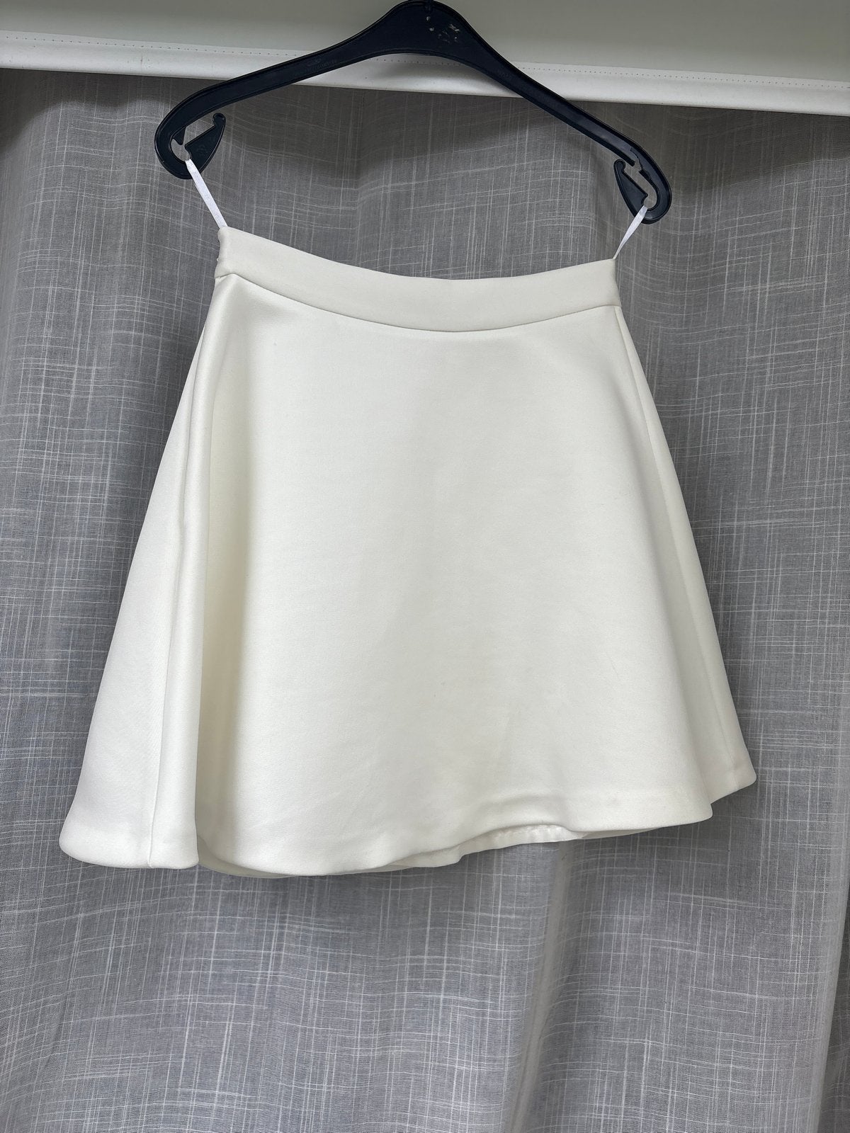 Elisabetta Franchi Satijnen Rok - Maat 42 (Small), Kleding | Dames, Rokken, Gedragen, Maat 36 (S), Wit, Boven de knie, Ophalen of Verzenden