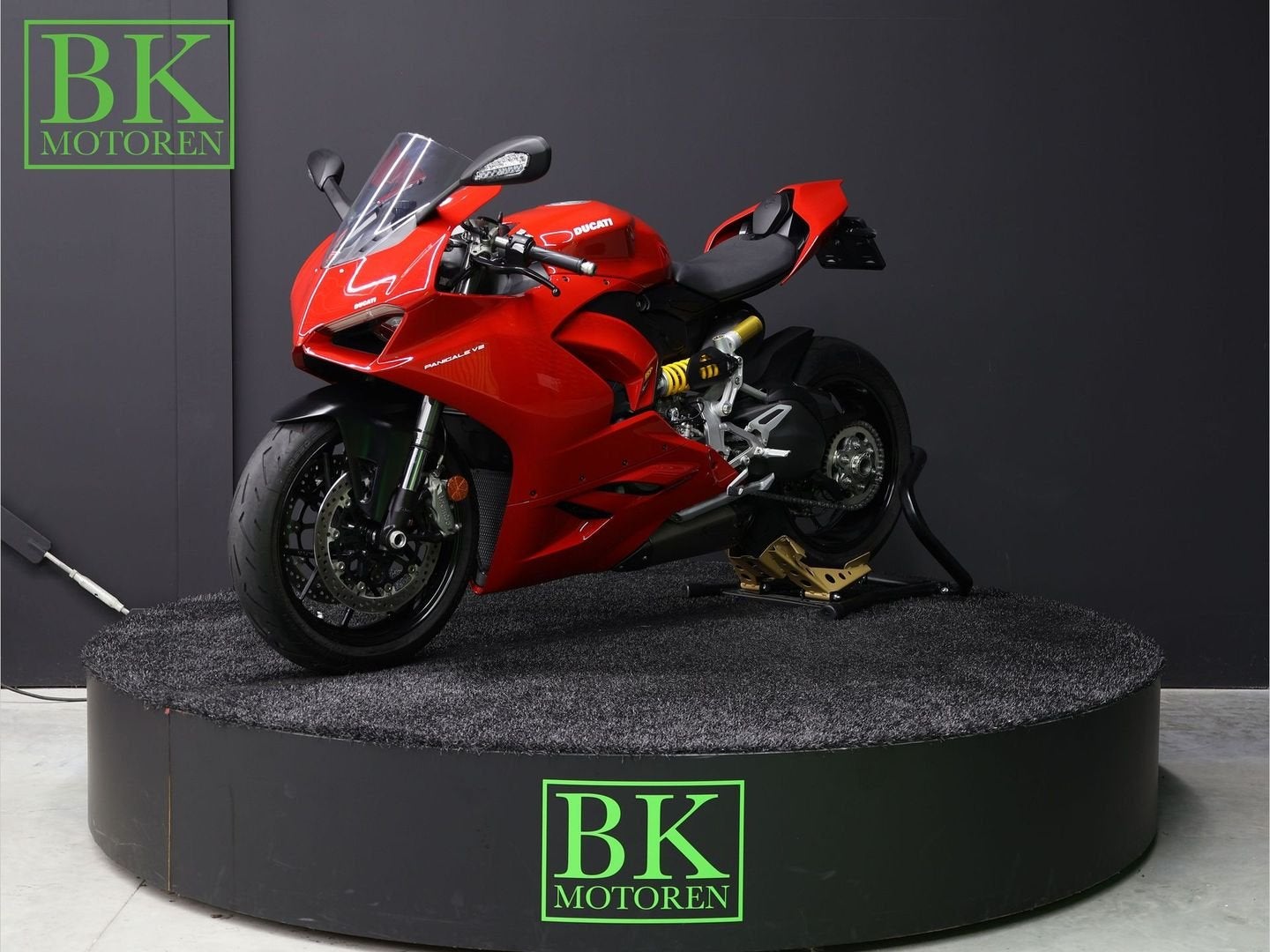 DUCATI PANIGALE V2 Akrapovic | BTW Motor, DUCATI, 2 cilinders, Motorrijbewijs A, Bedrijf