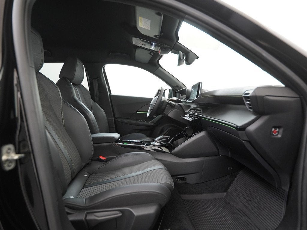 Peugeot e-2008 EV Allure 50 kWh | SOH 92% | Apple/Android Ca, Auto's, Peugeot, 136 pk, Leder en Stof, Zwart, 1523 kg