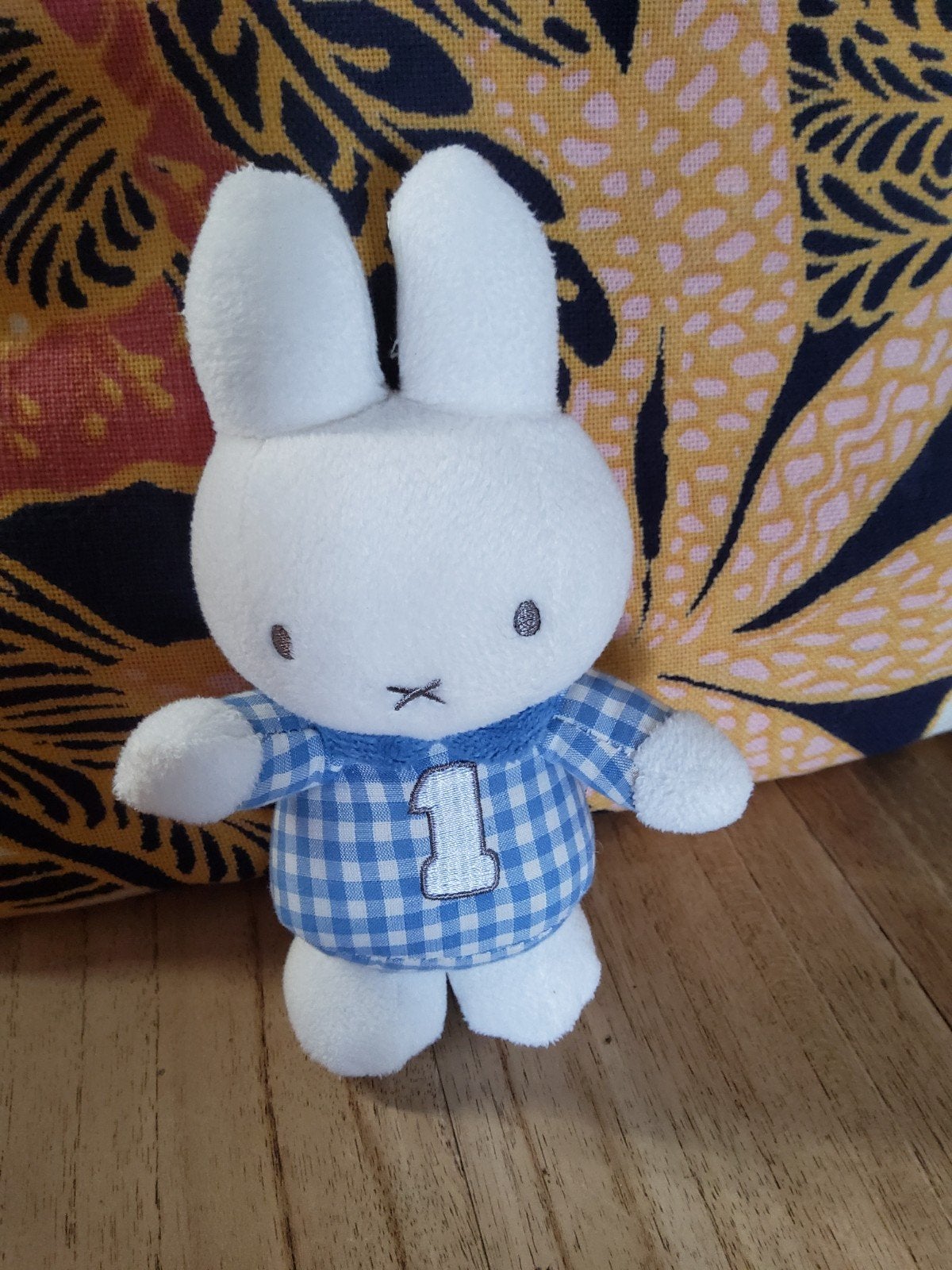 Nijntje knuffel met blauw geruit shirt - Mercis bv, Kinderen en Baby's, Overige merken, Konijn, Nijntje, Ophalen of Verzenden