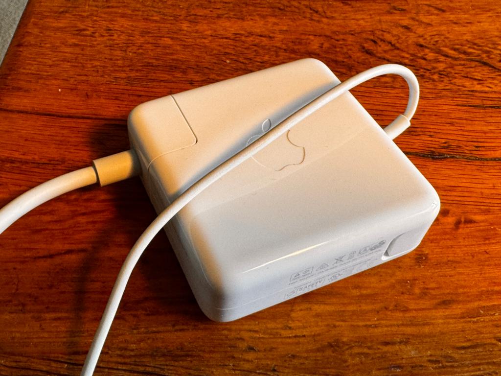 Originele Apple 85 W Magsafe 2 oplader ( zie beschrijving), Computers en Software, Laptop-opladers, Ophalen of Verzenden, Zo goed als nieuw