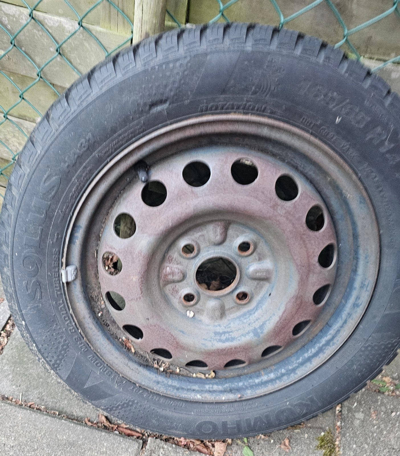 Kumho Solus band,  bandenmaat 165/65  R16, Ophalen