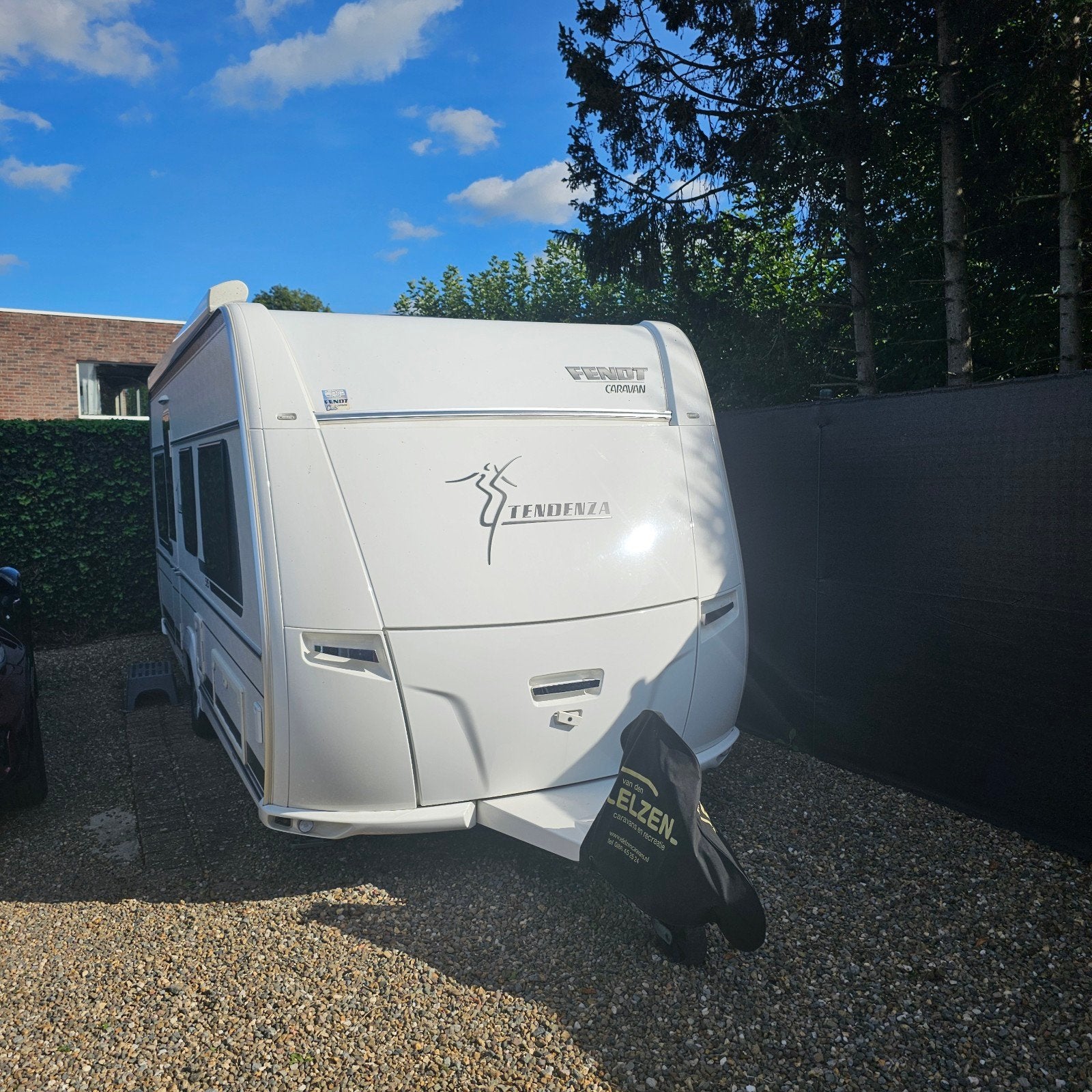 Te koop Fendt Tendenza 515., 2 aparte bedden, Rondzit, Particulier, Disselslot