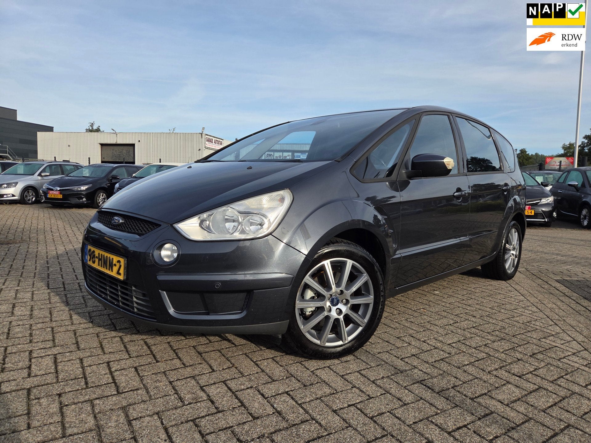 Ford S-Max 2.0-16V/trekhaak/cruis control/appelcarplay, Dealer onderhouden, Gebruikt, 1505 kg, Leder en Stof