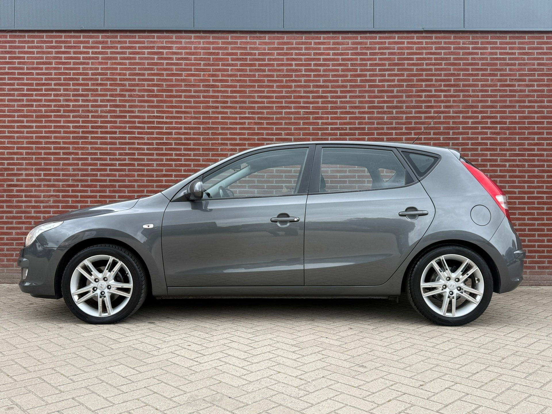 Hyundai I30 1.6i Dynamic Automaat / Nap / Airco / Cruise con, Auto's, Gebruikt, 1591 cc, 122 pk, I30