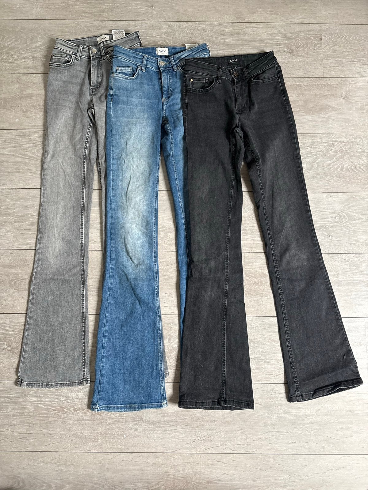3 Only flared broeken maat 34/XS (zwart, blauw, grijs), Kleding | Dames, Broeken en Pantalons, Ophalen of Verzenden, Gedragen