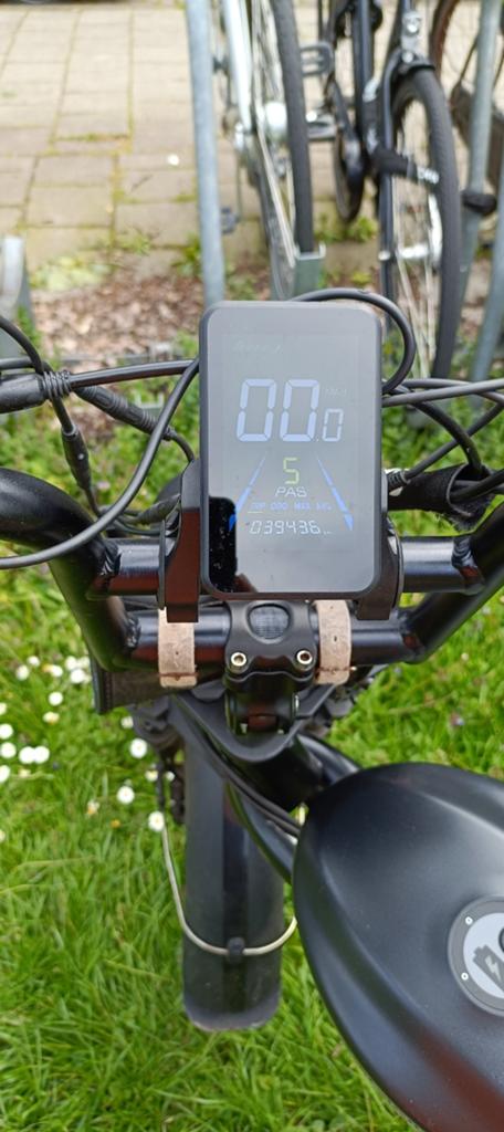 The bicycle has been used very little, has two batteries, an, Fietsen en Brommers, Elektrische fietsen, Ophalen of Verzenden