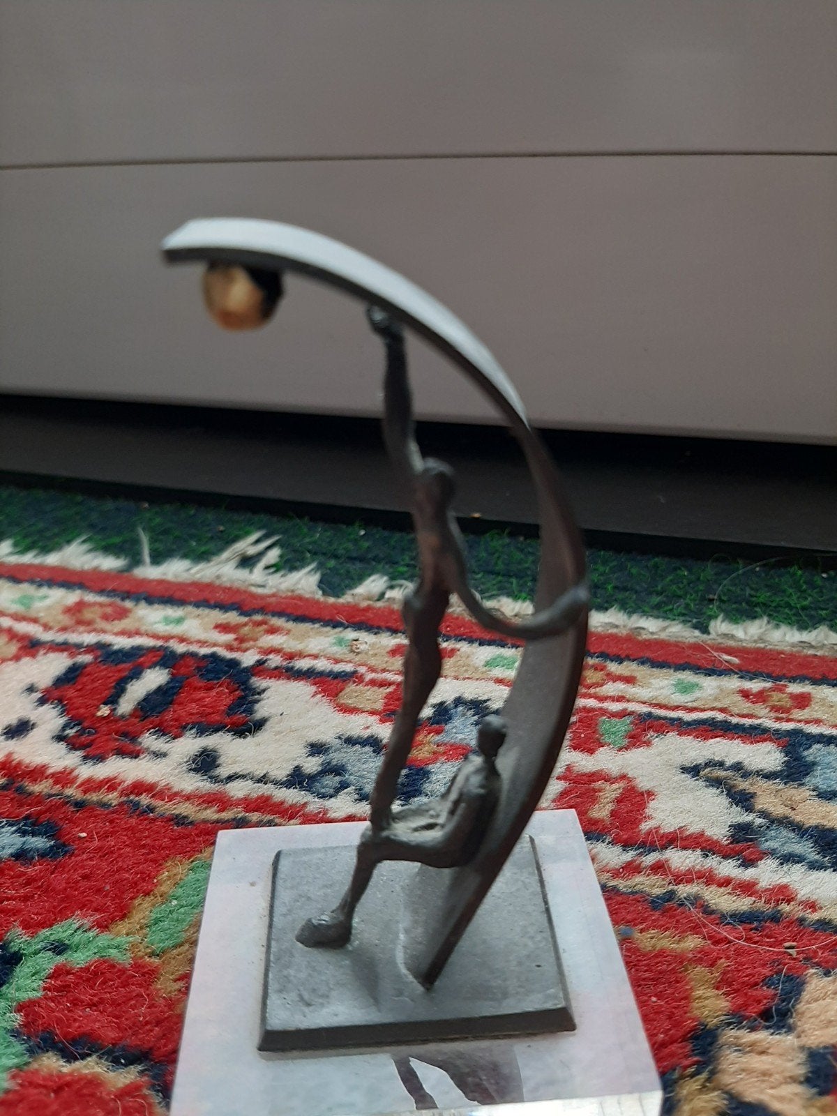 Corry Ammerlaan Beeldje 'Samen Sterk' - 13 cm, Groep mensen, Minder dan 20 cm, Ophalen of Verzenden, Op sokkel