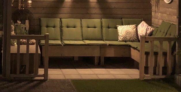 Tuinbank op maat gemaakt overkapping, Ophalen, Zo goed als nieuw, Hout