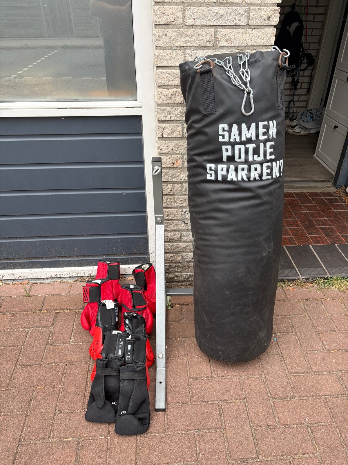 Bokszak met handschoenen - Ideaal voor thuis trainen, Ophalen, Gebruikt, Bokszak