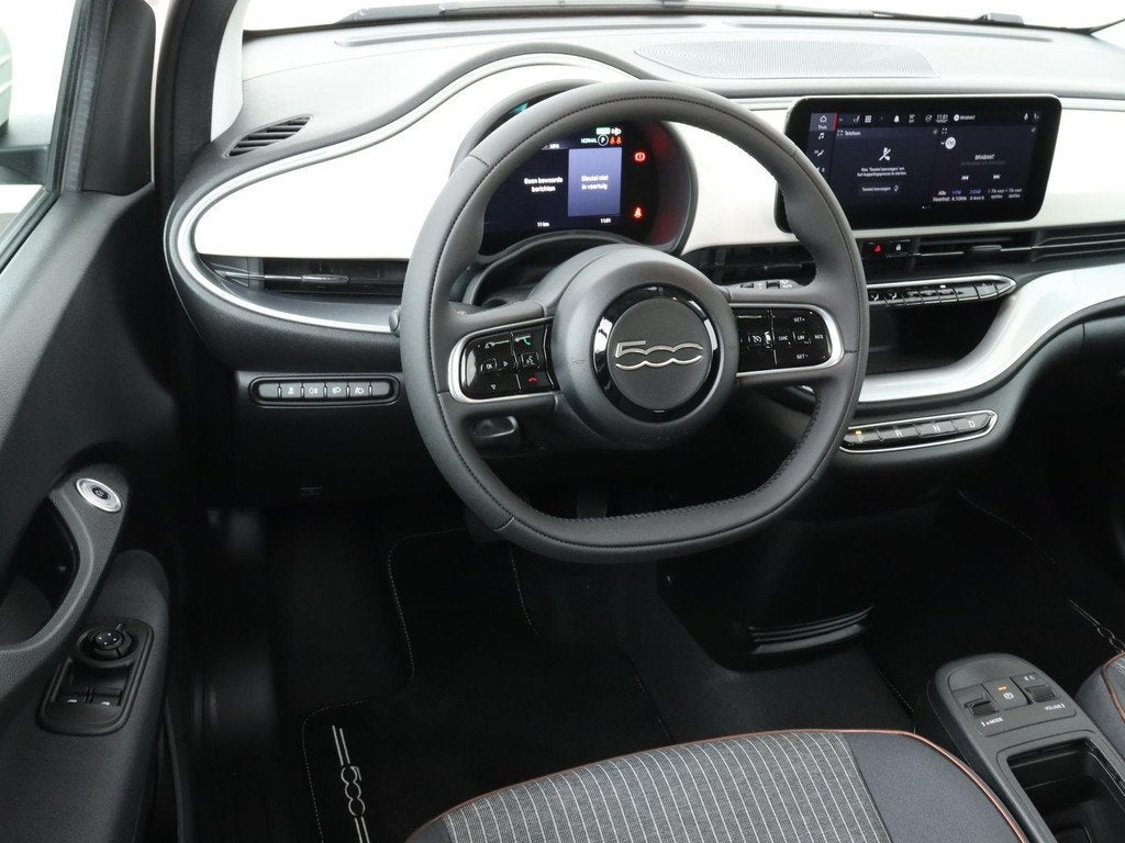 Fiat 500e Icon 42 kWh | Navigatie | Winterpack Stoelverwarmi, Auto's, Fiat, Stof, 4 stoelen, Wit, Origineel Nederlands