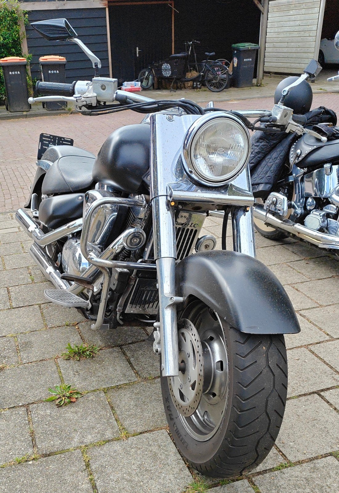 Suzuki VL 1500 Intruder - Stoere matzwarte chopper uit 2003, 2 cilinders, Gebruikt, Sportuitlaat, Particulier