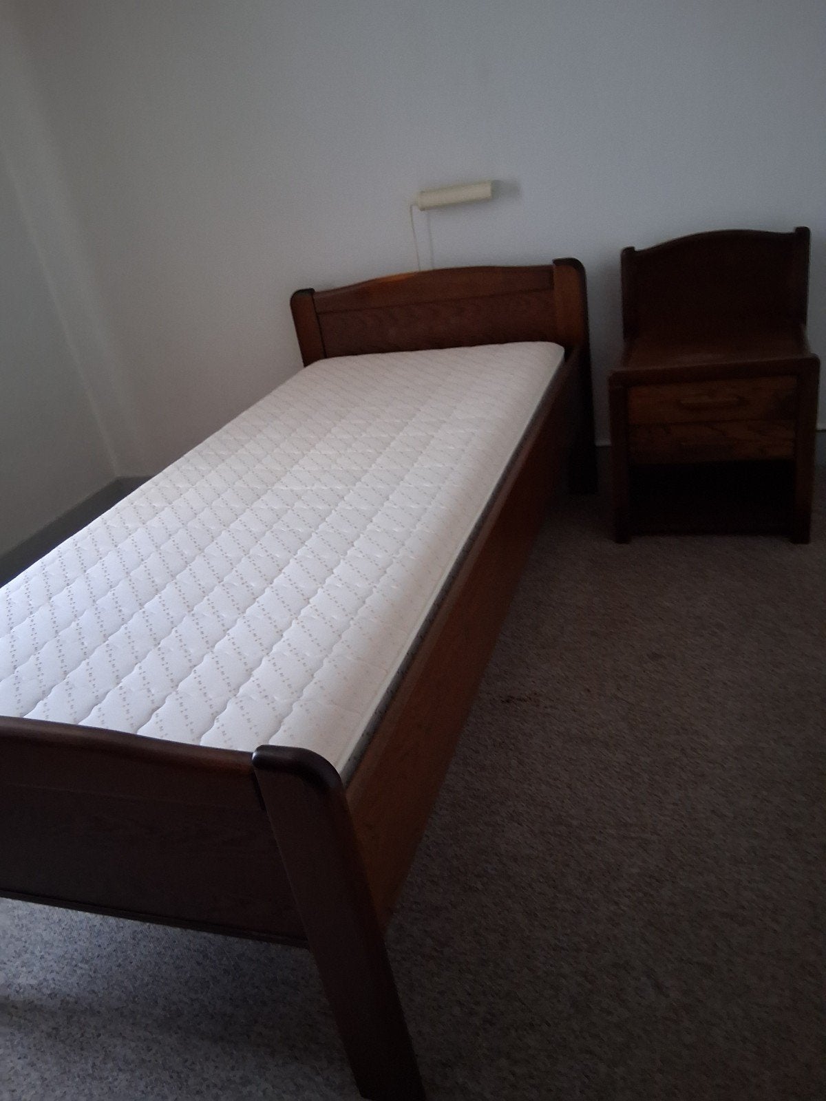 Auping senioren bed met spiraalbodem met nachtkastje, Ophalen of Verzenden, Eenpersoons, Hout, 90 cm