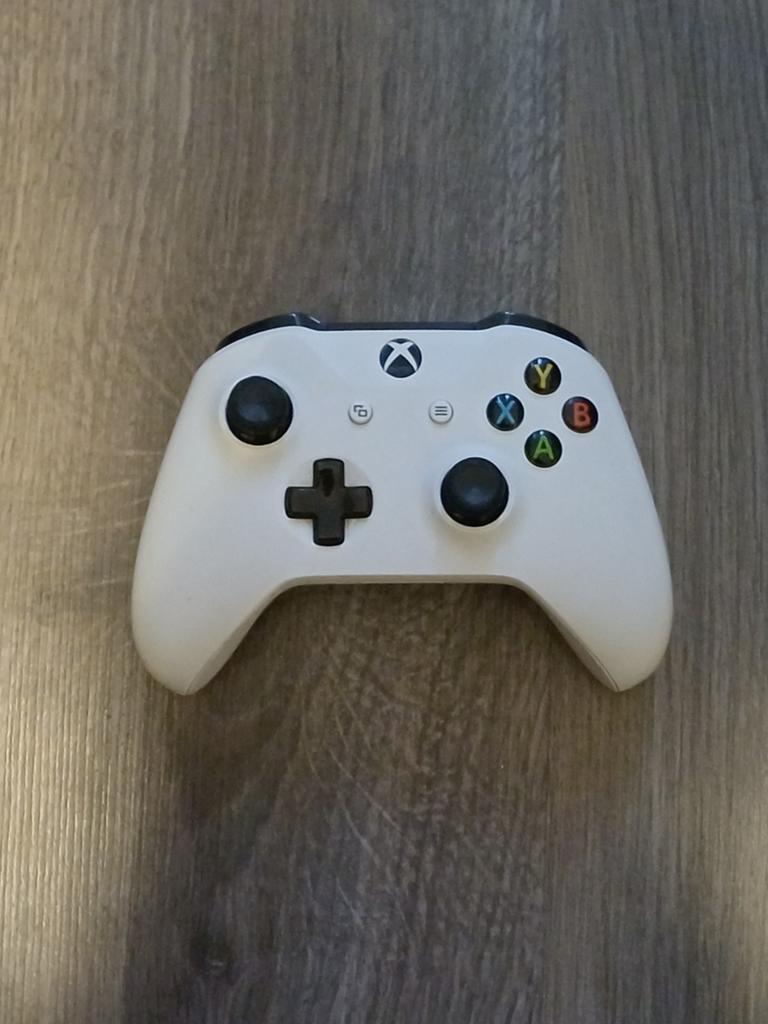 Witte Xbox Controller (zonder doos), Spelcomputers en Games, Spelcomputers | Xbox | Accessoires, Gebruikt, Xbox Series S, Ophalen of Verzenden