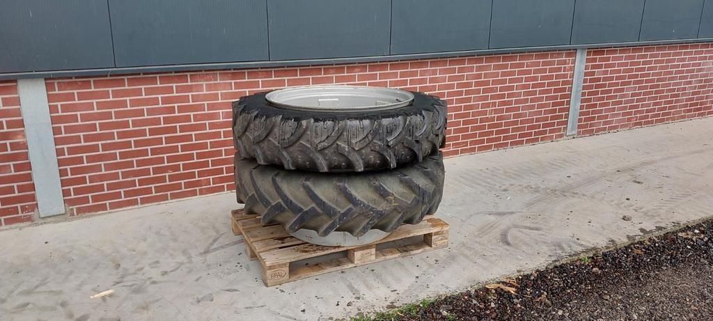 Redelijke 11.2 r32 dubbelucht Banden/Wielen/Velgen, Ophalen
