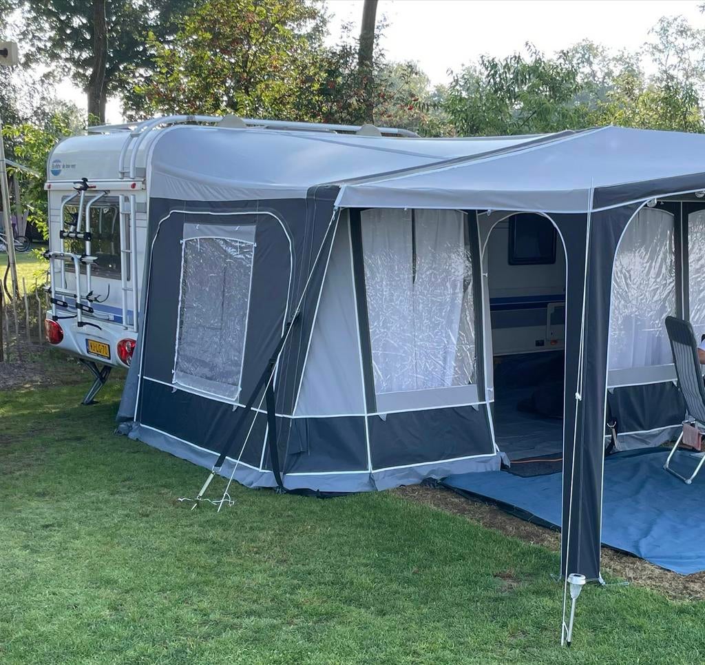 Hobby 460 UFE Excellent - Complete caravan evt met voortent, Caravans en Kamperen, Vast bed, Rondzit, Hobby, Particulier