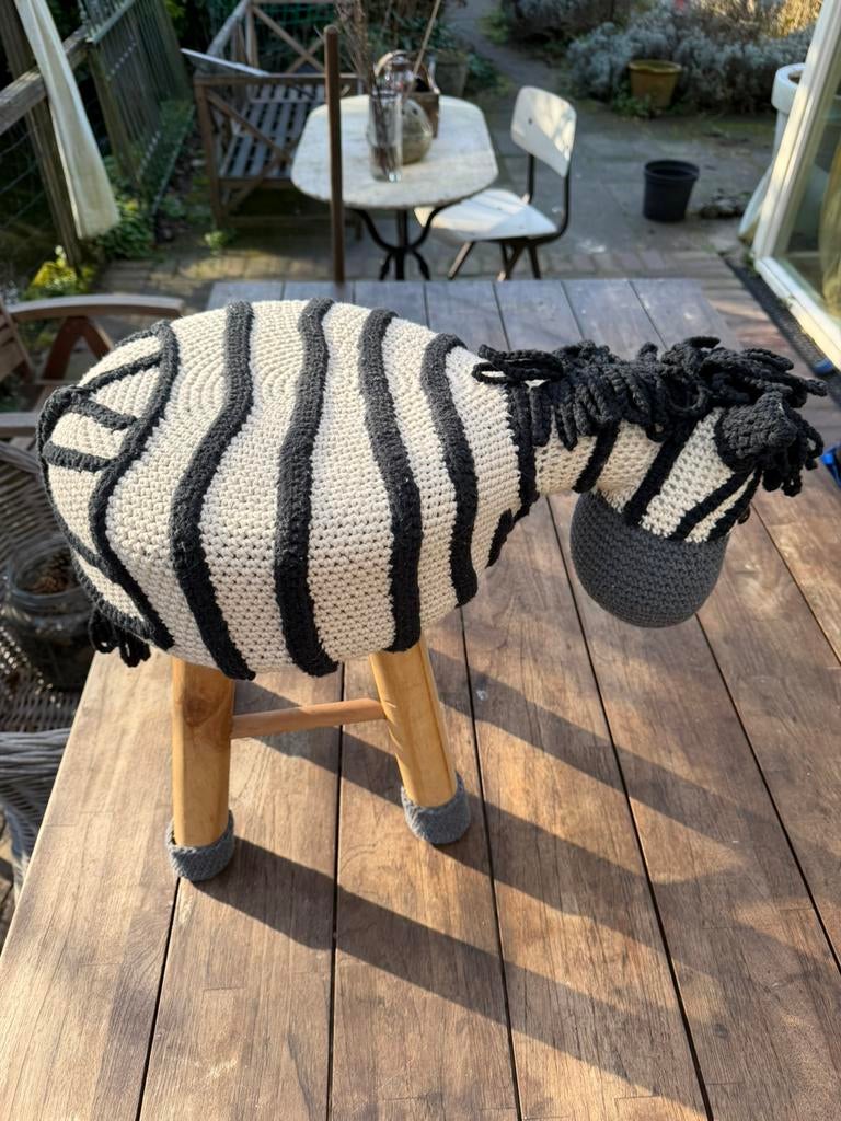 Zebrakrukje, Huis en Inrichting, Krukjes, Ophalen, Zo goed als nieuw, Hout