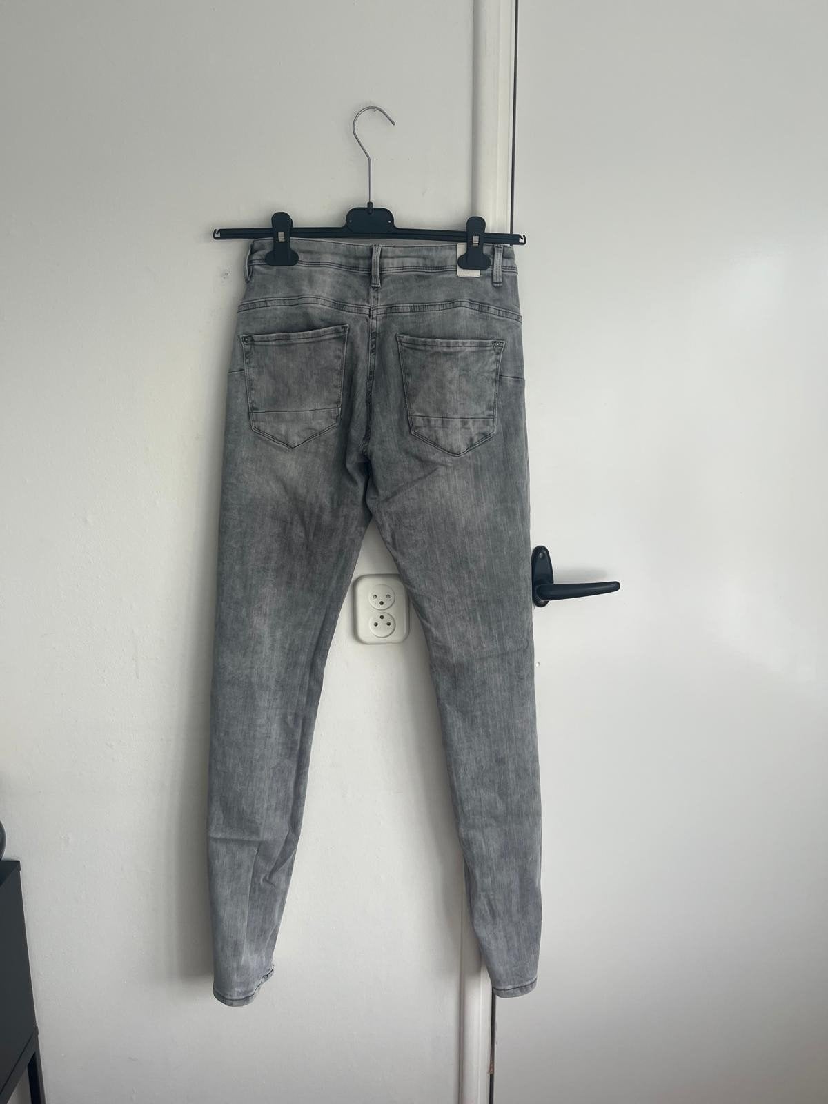 donkergrijze spijkerbroek W26/L32, Ophalen of Verzenden, Gedragen, Blauw