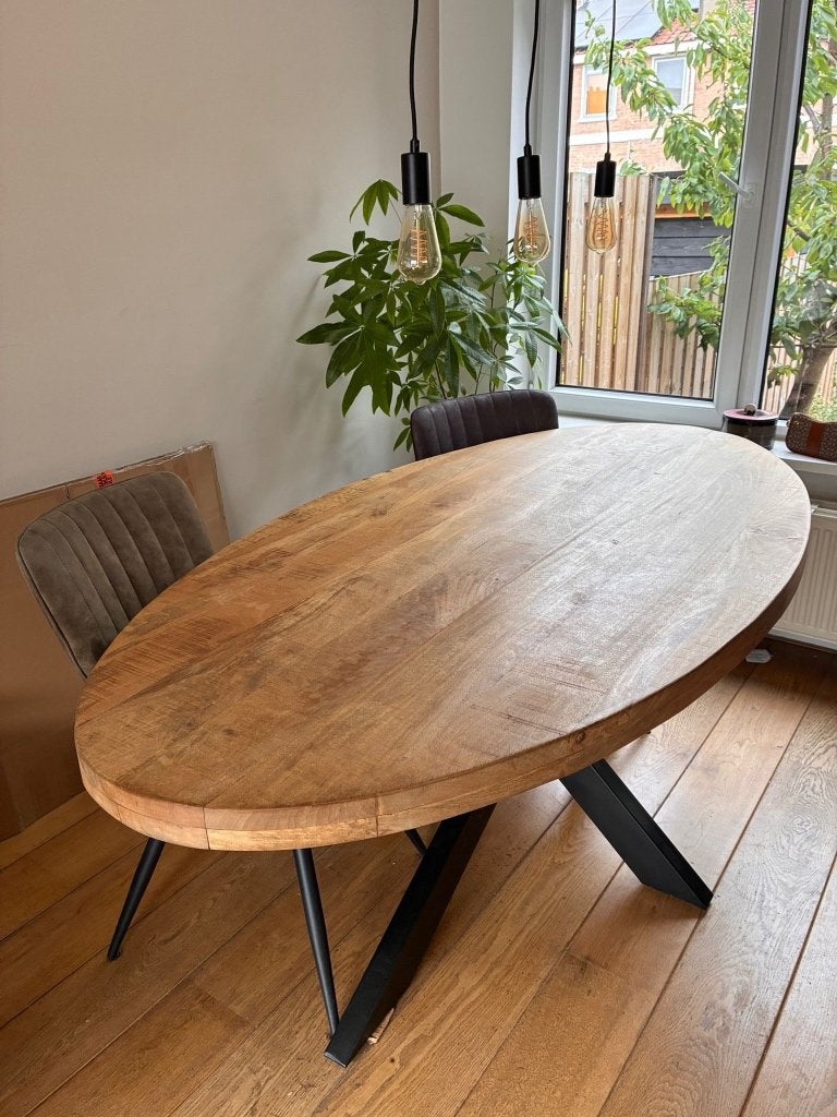 Ovale eettafel, 100 tot 150 cm, 200 cm of meer, Zo goed als nieuw, Vijf personen of meer