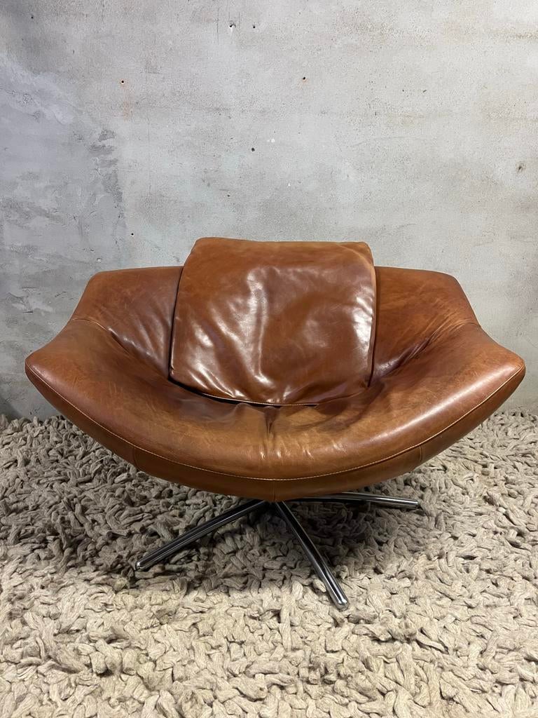 Gerard van den Berg draaifauteuil Gigi, cognac leer, Huis en Inrichting, Fauteuils, Ophalen, Gebruikt, Leer, 75 tot 100 cm