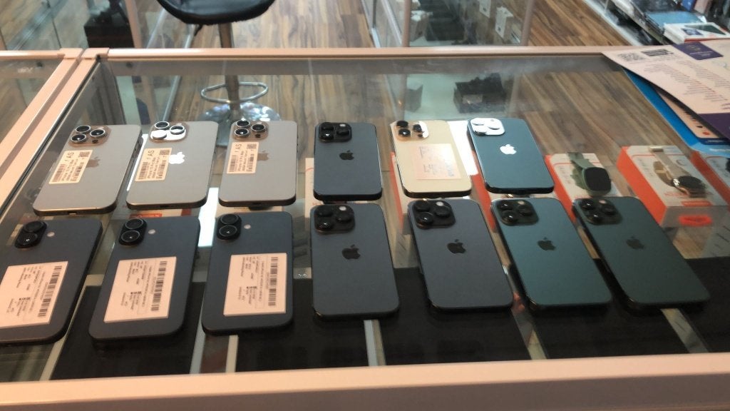 iphone 14 pro max  / iphone 15 pro max  / iphone 17e, Ophalen of Verzenden, Zo goed als nieuw, Overige typen