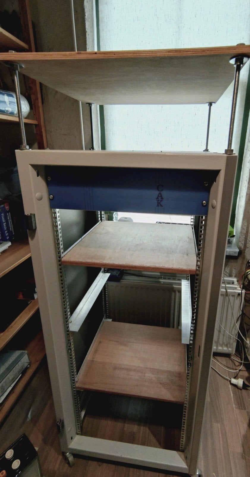 19 inch 27U server kast met afneembare glazen deur, Computers en Software, Serverkasten, Ophalen, Gebruikt, Glas