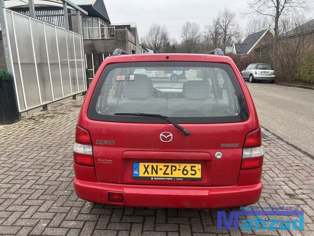 MAZDA DEMIO Rechts achterlicht 1996-2003, Auto-onderdelen, Verlichting, Gebruikt, Shinchi, Fuchu-Cho 3-1
730-8670  Hiroshima, Mazda Motor Corporation