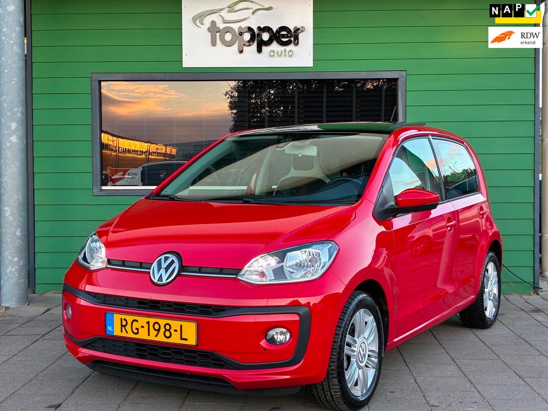 Volkswagen Up! 1.0 BMT high up!|1e Eigenaar|Camera|Panoramad, Auto's, Voorwielaandrijving, 4 stoelen, Origineel Nederlands, Handgeschakeld