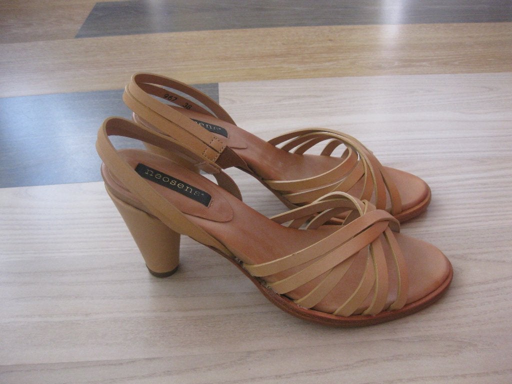 Nieuwe Neosens leren zomersandalen - Maat 38, Neosens, Verzenden, Beige, Nieuw
