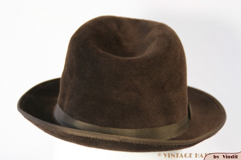Vintage Gleufhoed donker bruin fluweel 55 = S tot XS, Ophalen of Verzenden, Gedragen, 57 cm (M, 7⅛ inch) of minder, Hoed