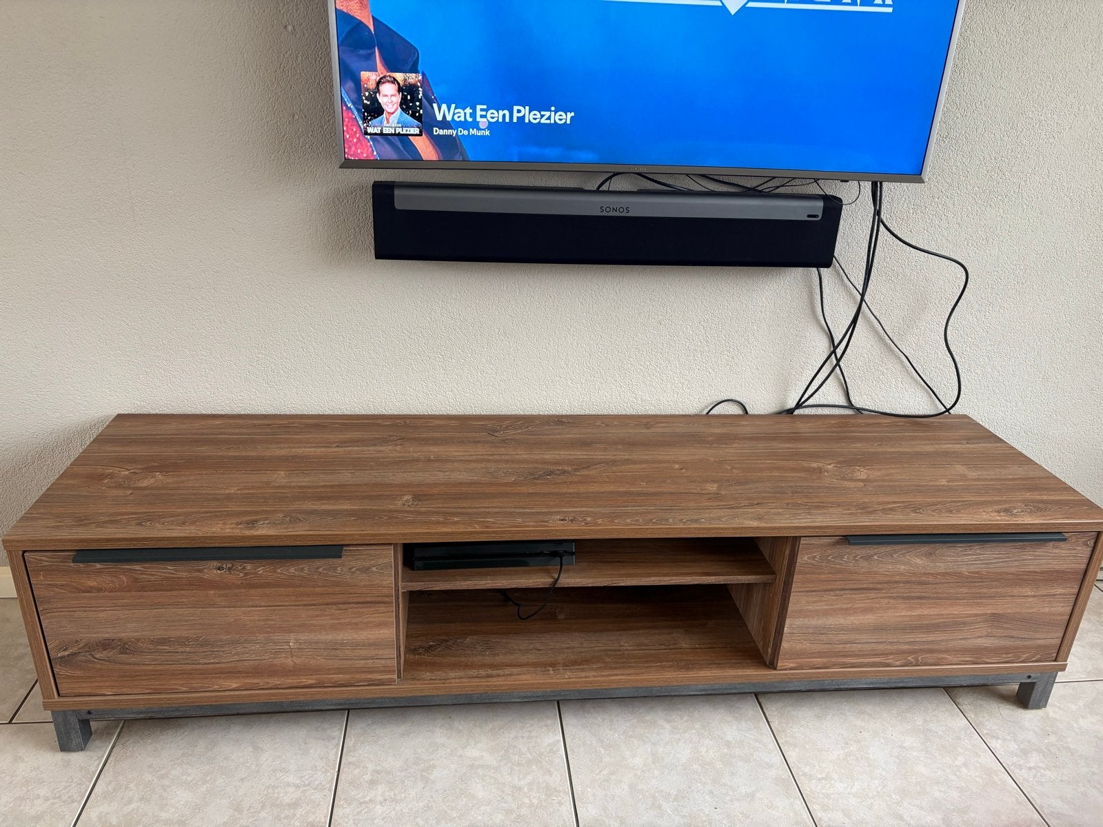 Modern TV-meubel met opbergruimte - Houtlook, Ophalen, Gebruikt, 150 tot 200 cm, Minder dan 100 cm