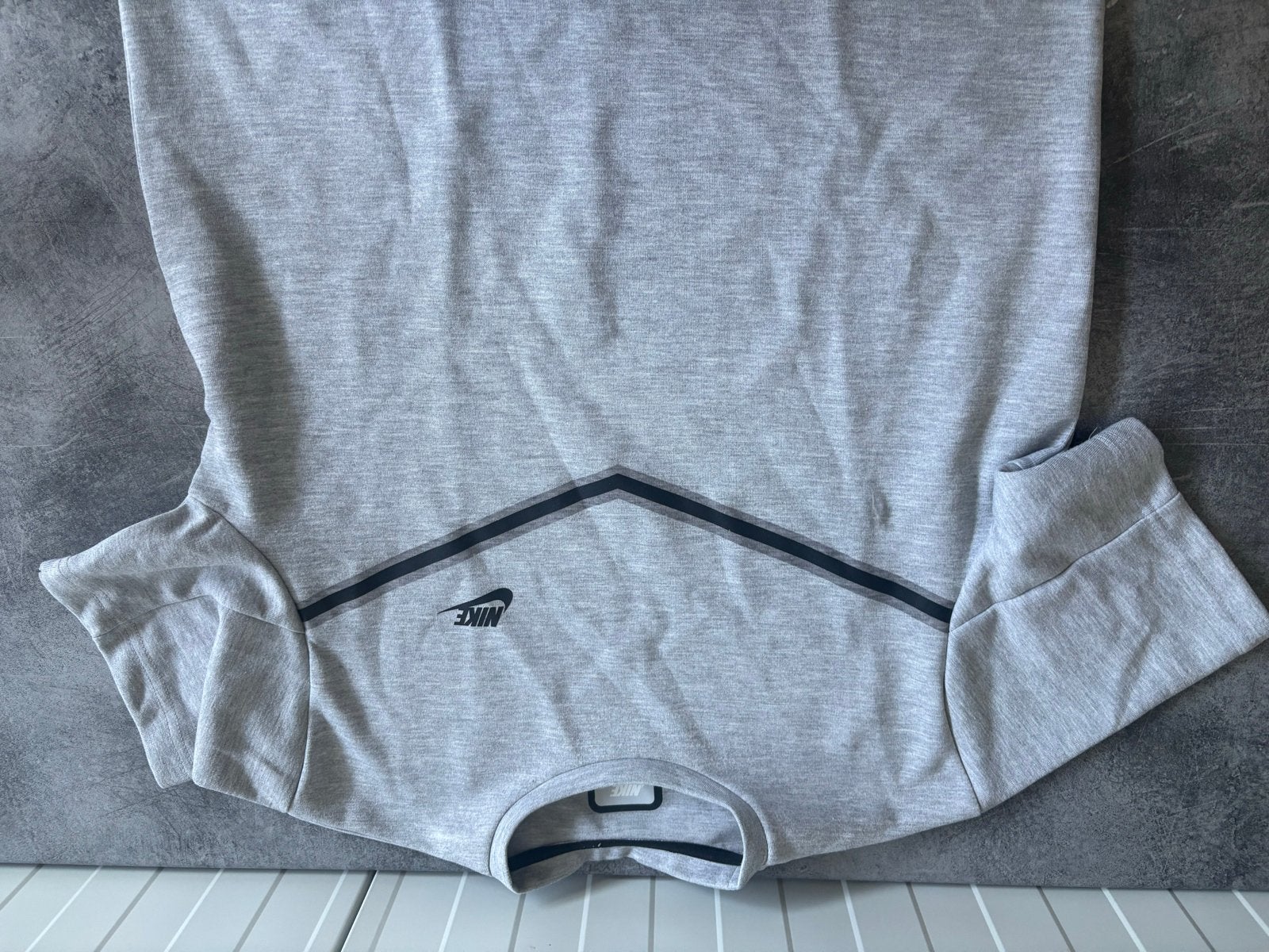 Nike Tech Fleece T-shirt en korte broek set - Maat M, Maat 48/50 (M), Ophalen of Verzenden, Zo goed als nieuw, Grijs