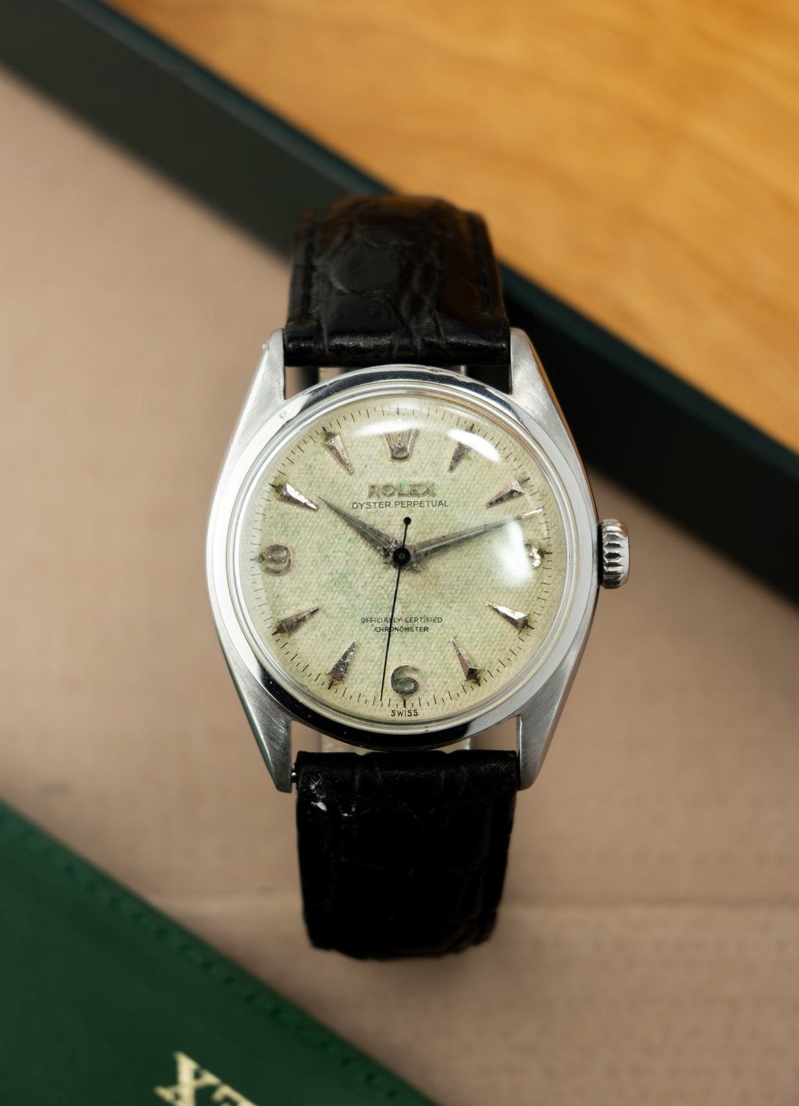 Rolex Oyster Perpetual 34 Ref. 6084 | Waffle dial, Leer, Polshorloge, Ophalen of Verzenden, Zo goed als nieuw