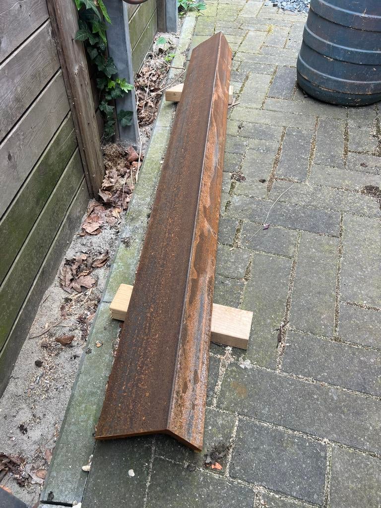Hoeklatei, Ophalen, Zo goed als nieuw, 250 mm of meer