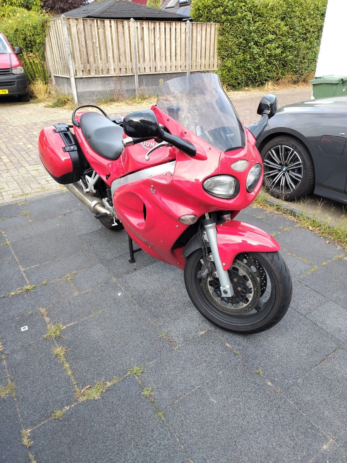 Rode geen roze Triumph ST 955i  < 59kkm. Prijs zie beschrijv, Cardan-aandrijving, 2 cilinders, Motorrijbewijs A, Gebruikt