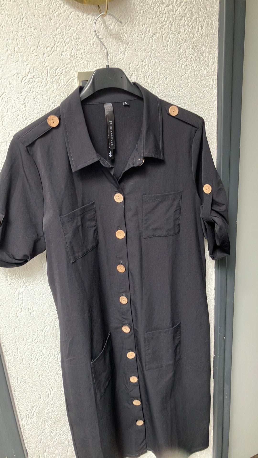 Je M’Appelle zwarte jurk L, Kleding | Dames, Jurken, Ophalen of Verzenden, Zo goed als nieuw, Zwart, Onder de knie