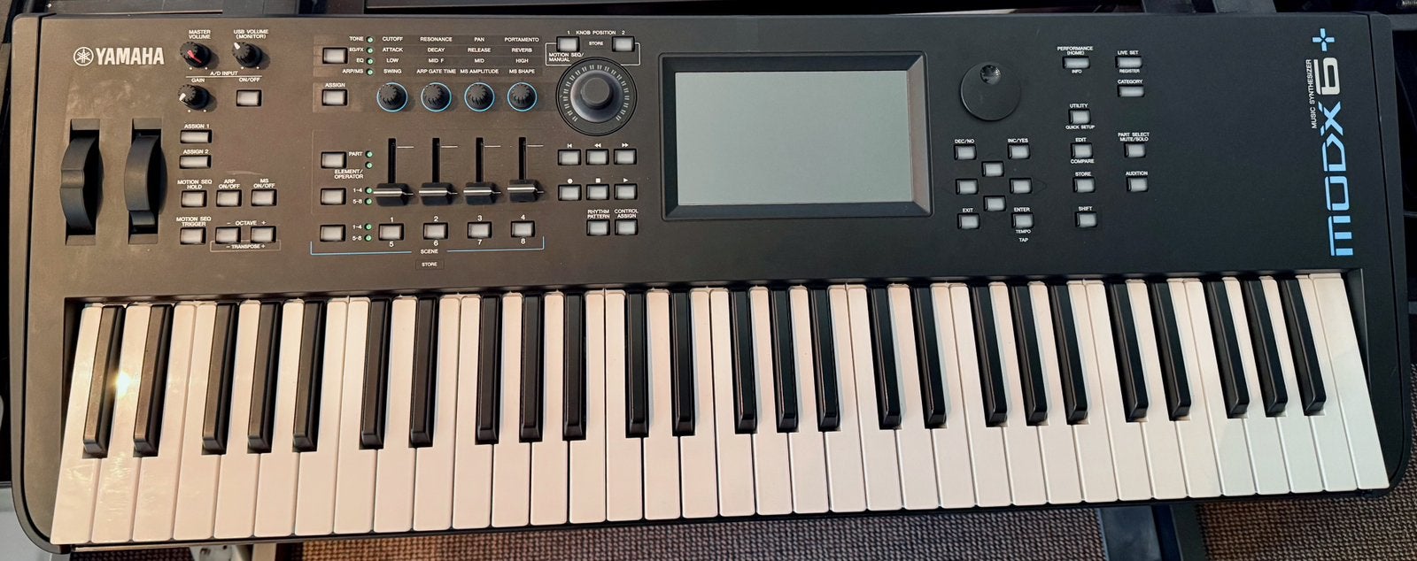 Yamaha MODX6+ incl passende flightcase & originele gigbag, Ophalen, 61 toetsen, Yamaha, Zo goed als nieuw
