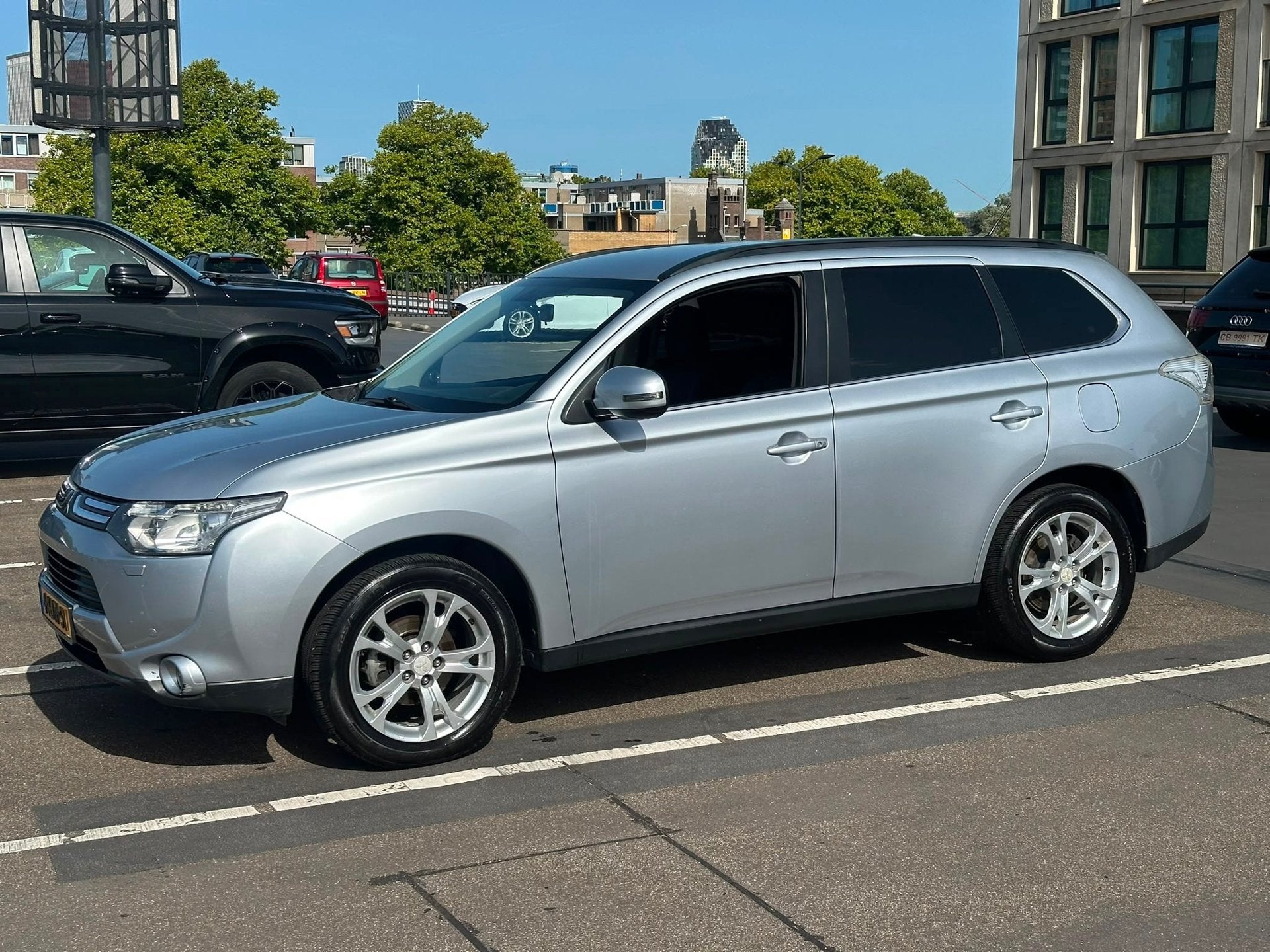 Mitsubishi Outlander 2.0 Intense+ 7P Automaat Clima Cruise C, Auto's, 4 cilinders, 150 pk, 7 stoelen, Origineel Nederlands