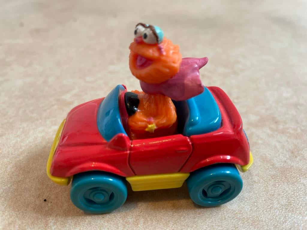 Tyco sesamstraat zoë figuurtje in auto, Ophalen of Verzenden